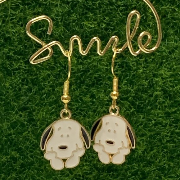 Snoopy Earring, Peanuts Earring, Gift Idea, Snoopy Charm, Peanut Charm, Snoopy - Picture 5 of 7